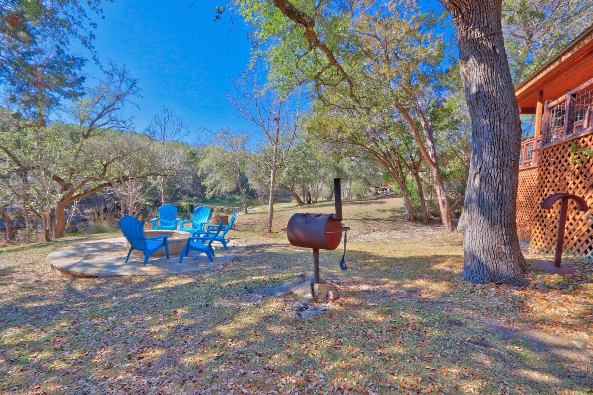 Falls Log Home Wimberley Bagian luar foto