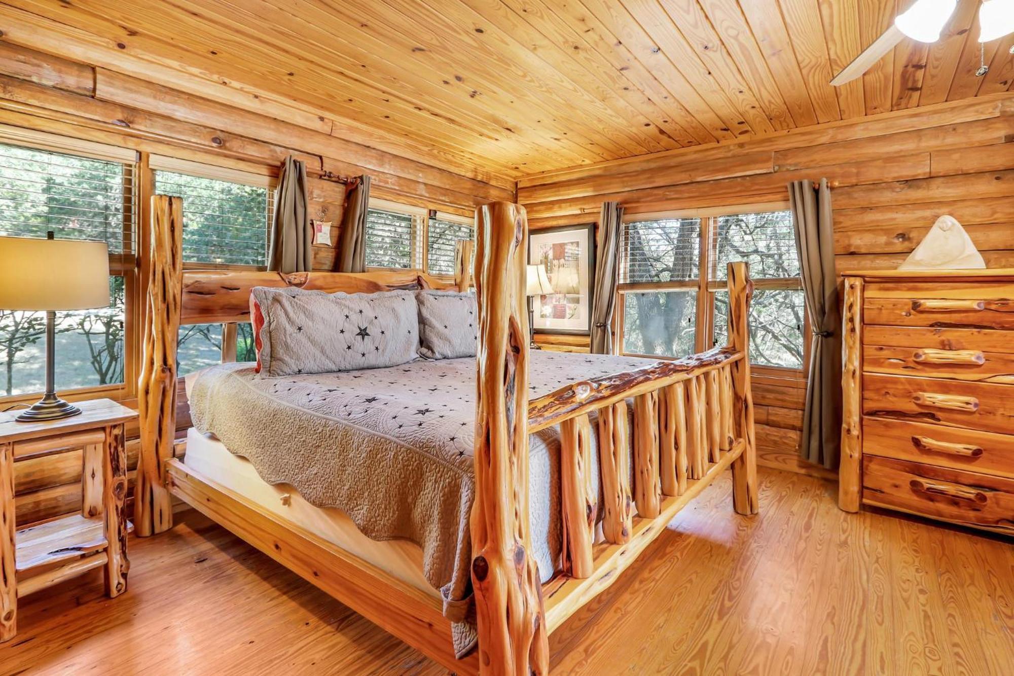 Falls Log Home Wimberley Bagian luar foto