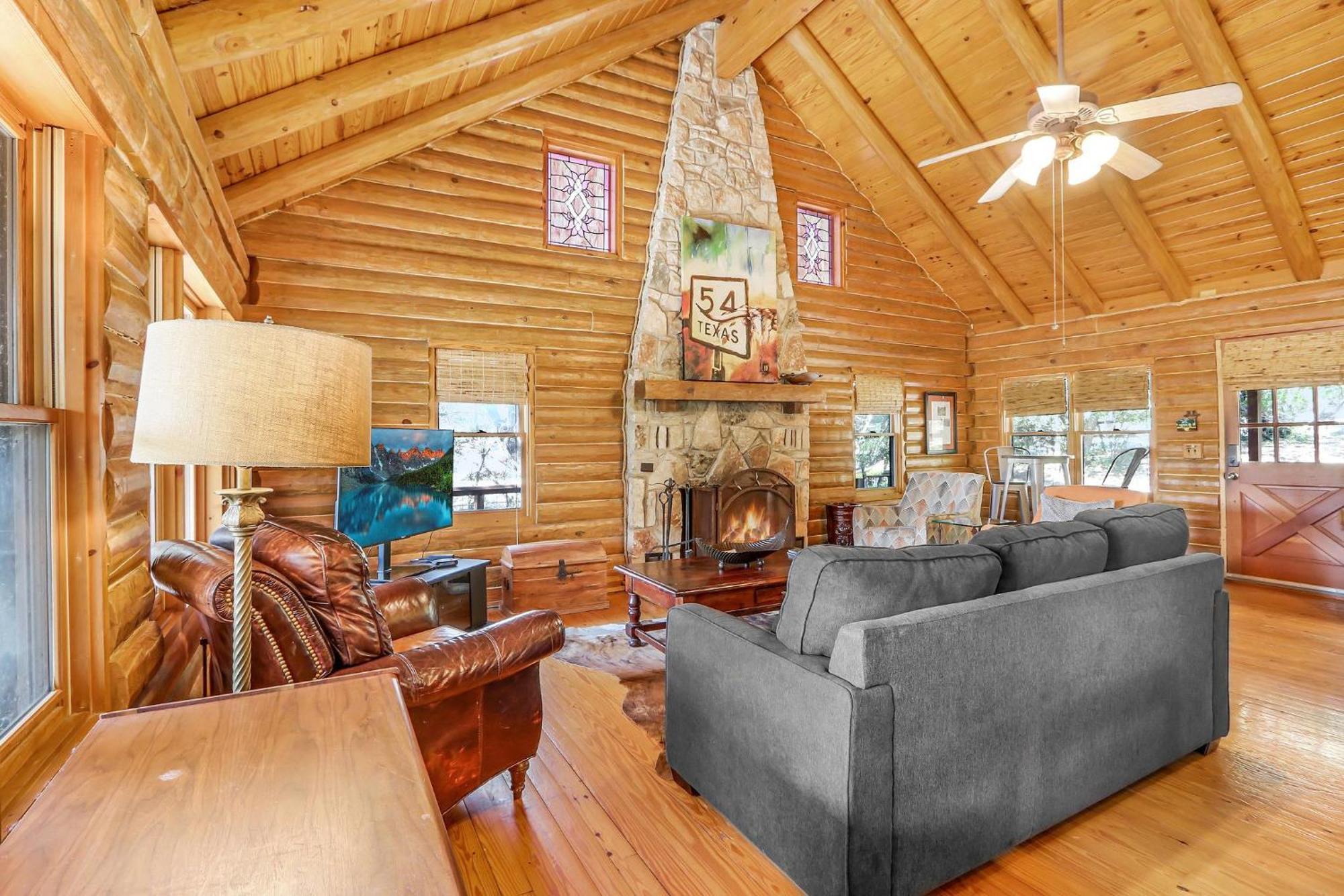 Falls Log Home Wimberley Bagian luar foto